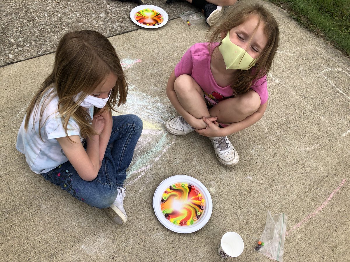 VHendrickson_NR's tweet photo. “R” day was a success for our ABC countdown! Thanks to @JessieLobazaRV and her class for racing us! And Miss K for the fun rainbow skittle project! 🏃🏽‍♀️ 🌈 🏃‍♂️ #NRInspireGreat #NoRoBears https://t.co/wQbluZooAK