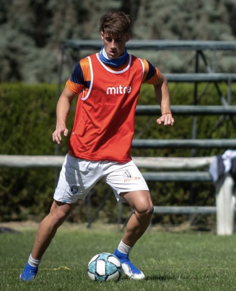 ScoutingSyb's tweet photo. 🔍Gran partido de Renzo Malanca, defensor central categoria 2003, quien ya firmó su primer contrato profesional en #IndependienteRivadavia. Hay que seguirlo de cerca al zaguero , tiene un futuro brillante. #PrimeraNacional https://t.co/aPQEKZSFEQ