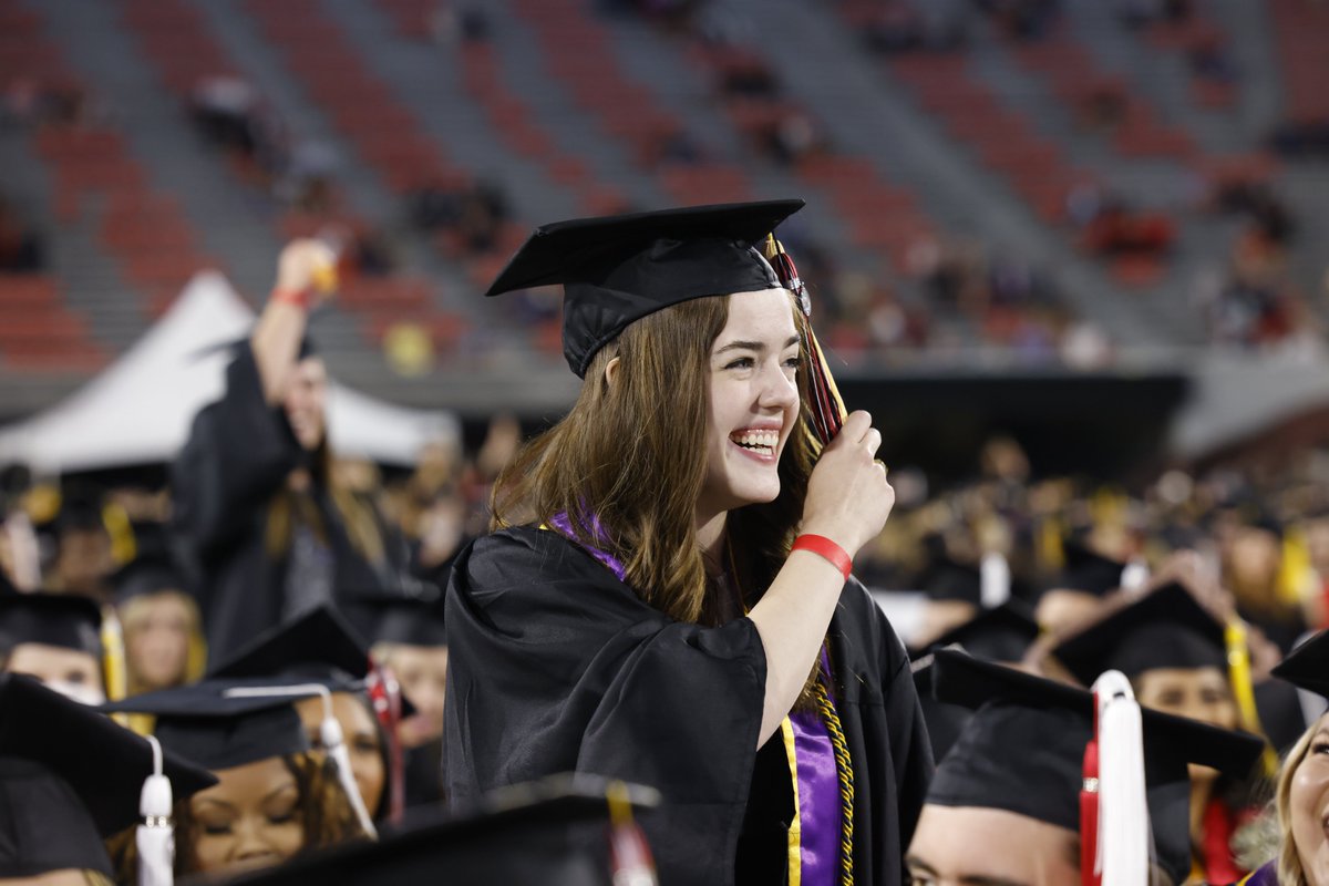 ugaalumniassoc's tweet photo. Congrats again to #UGA21! Welcome to the alumni family. #AlwaysADawg https://t.co/9KNgoIaIZq