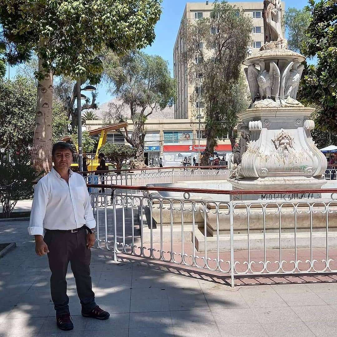 Buenas tardes Amigas y Amigos
Si bien, no pudimos lograr el objetivo de esta campaña,  que era ser alcalde de Copiapó, eso no disminuirá mis pensamientos y acciones para generar una mejor comuna.

Muchas gracias a las personas que confiaron en este proyecto y que votaron por mí