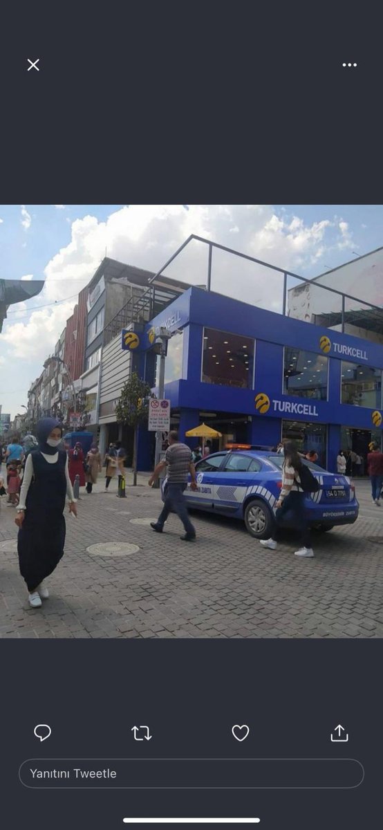 Bir sehirde hiç mi tabela yönetmeliği olmaz. Buna kim izin verdi? <a href="/AdapazariBld/">Adapazarı Belediyesi</a> <a href="/Sakaryabld/">Sakarya Büyükşehir Belediyesi</a> <a href="/ISIKSUMUTLU/">Mutlu Işıksu</a> <a href="/ekremyuce/">Ekrem Yüce</a> <a href="/medyadetay/">Medya Detay</a> <a href="/SakaryaMedyabar/">Medyabar</a>
