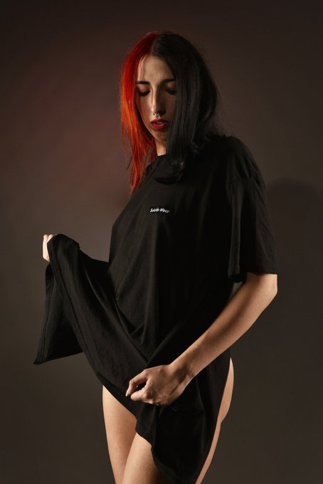 ❤️🖤 https://t.co/Ui2G22w7GU