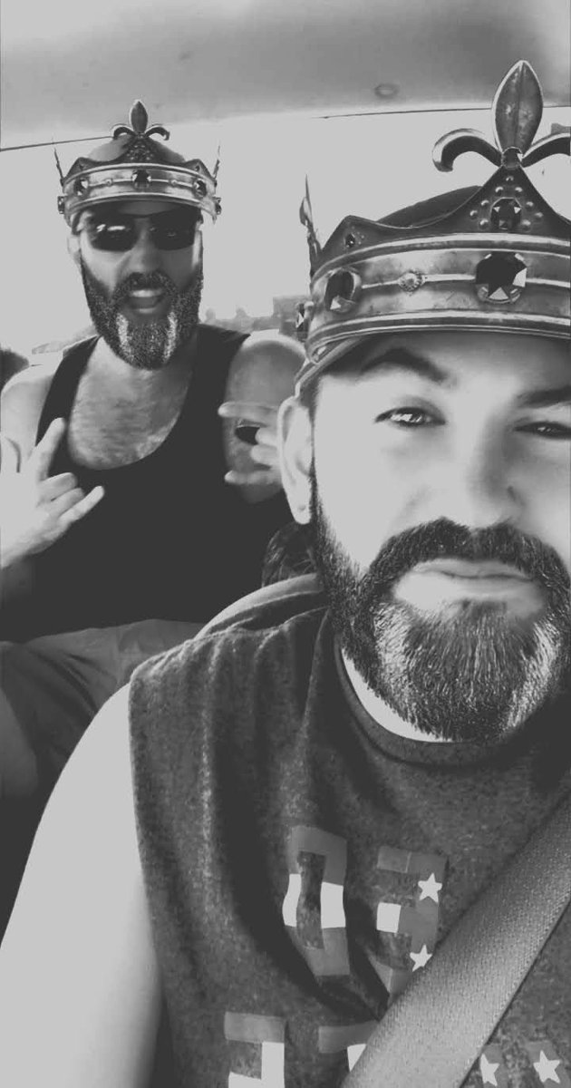 thestephenpoe's tweet photo. @IllusionOG Bruh grow that biyotch out🤙 https://t.co/8MMrkTkyM4