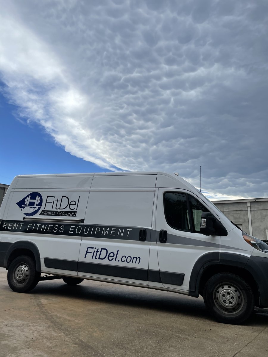 Quite the afternoon of #weather here in #AustinTx! Anyone know what these types of clouds are called? #weatherexperts #StormChaser