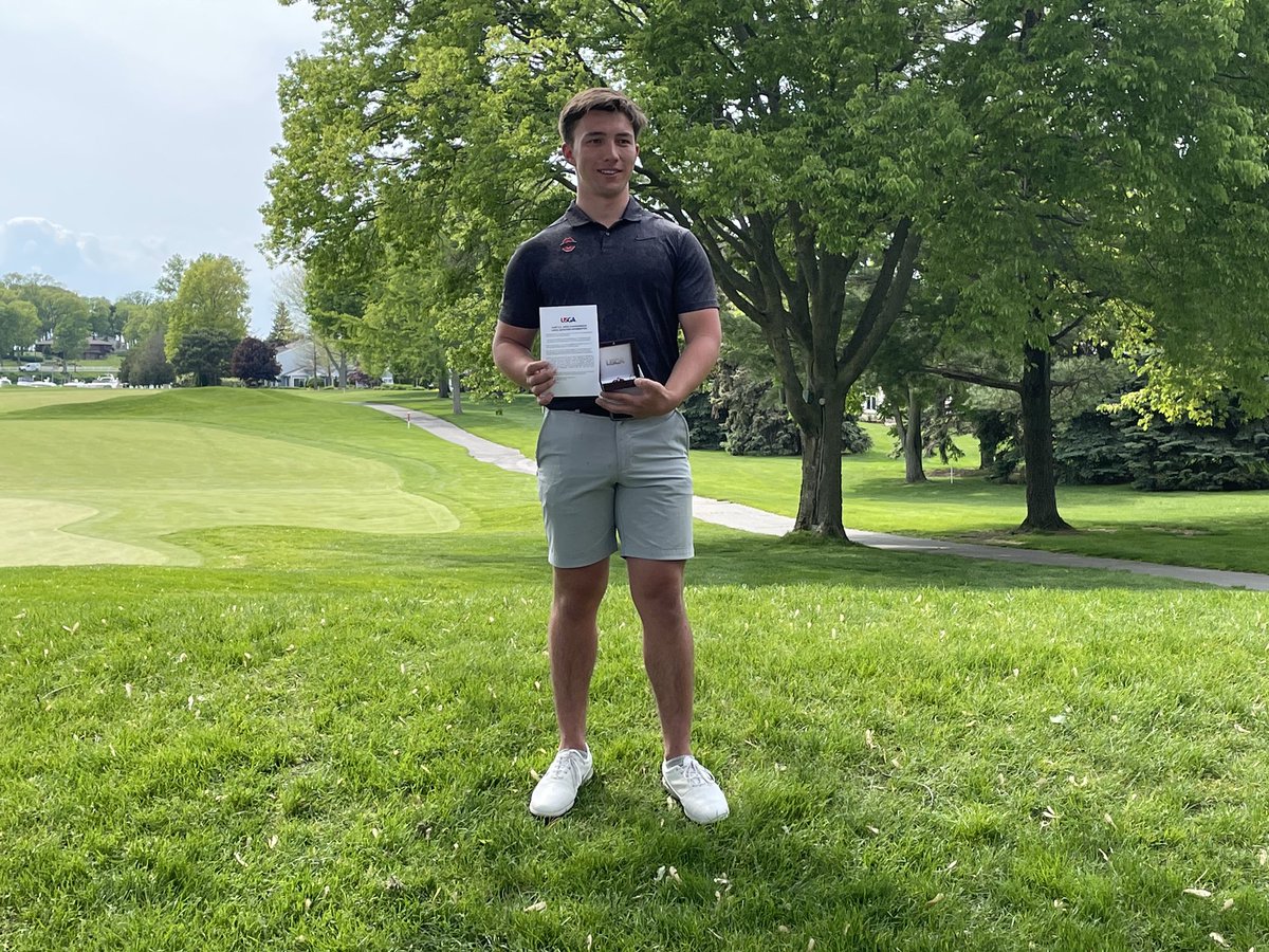 🔥⛳️ Sophomore, Caleb Davern, from @OhioStateMGOLF was Medalist at the US Open Local Qualifying at Catawba Island Club firing a sizzling 65 (-6). #USOpen @usopengolf Results ➡️ bit.ly/2SM6IP9
