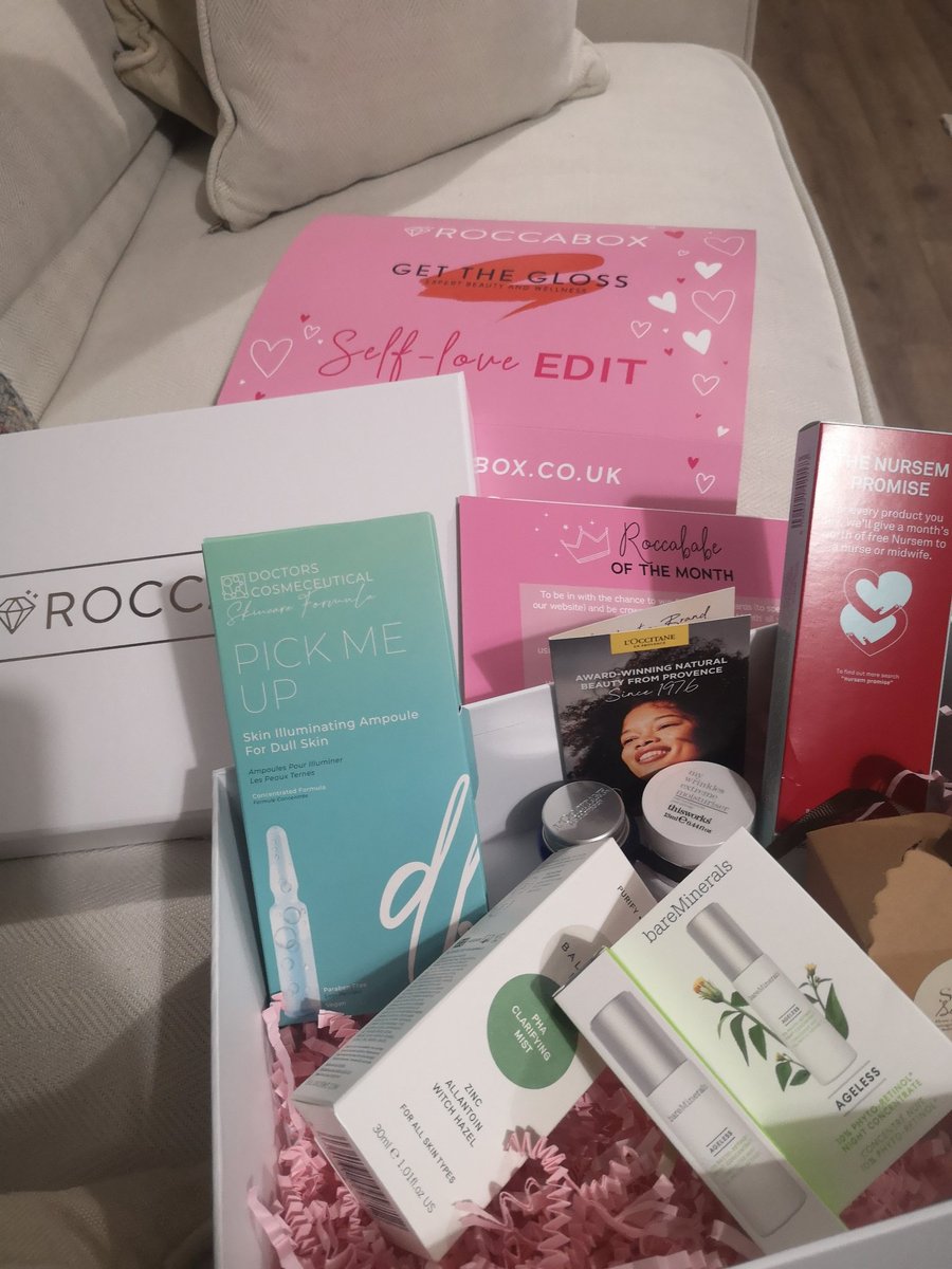 Jenny_fur's tweet photo. @GetTheGloss @roccabox love my #roccabox birthday gift, lots of treats to curb the wrinkles! 😁 #roccababe https://t.co/3DwCv0XBaN