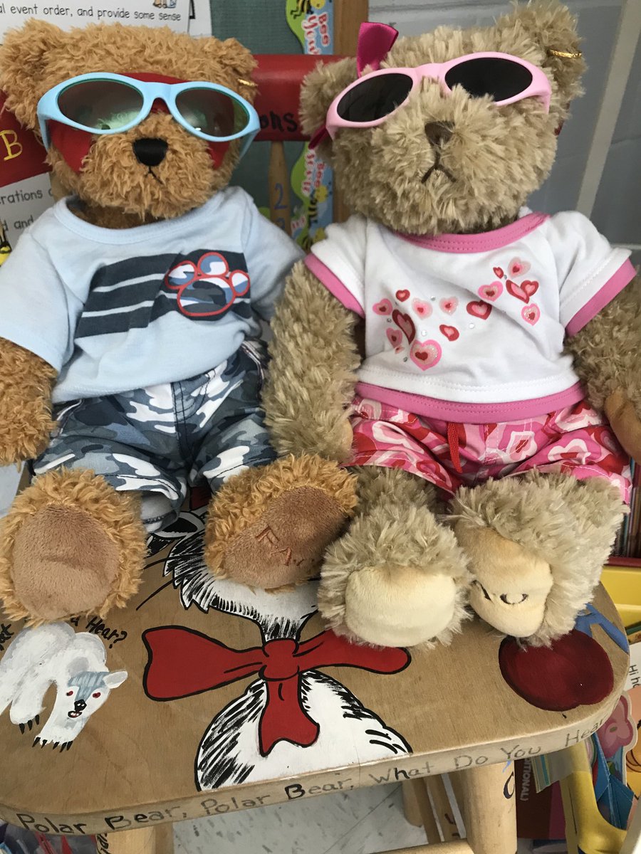 hendersongrade1's tweet photo. Zero and Zelda happy to be back in Henderson Hive after their 50 state vacation!#PEStogetheras1 https://t.co/JMa7fBjsd6
