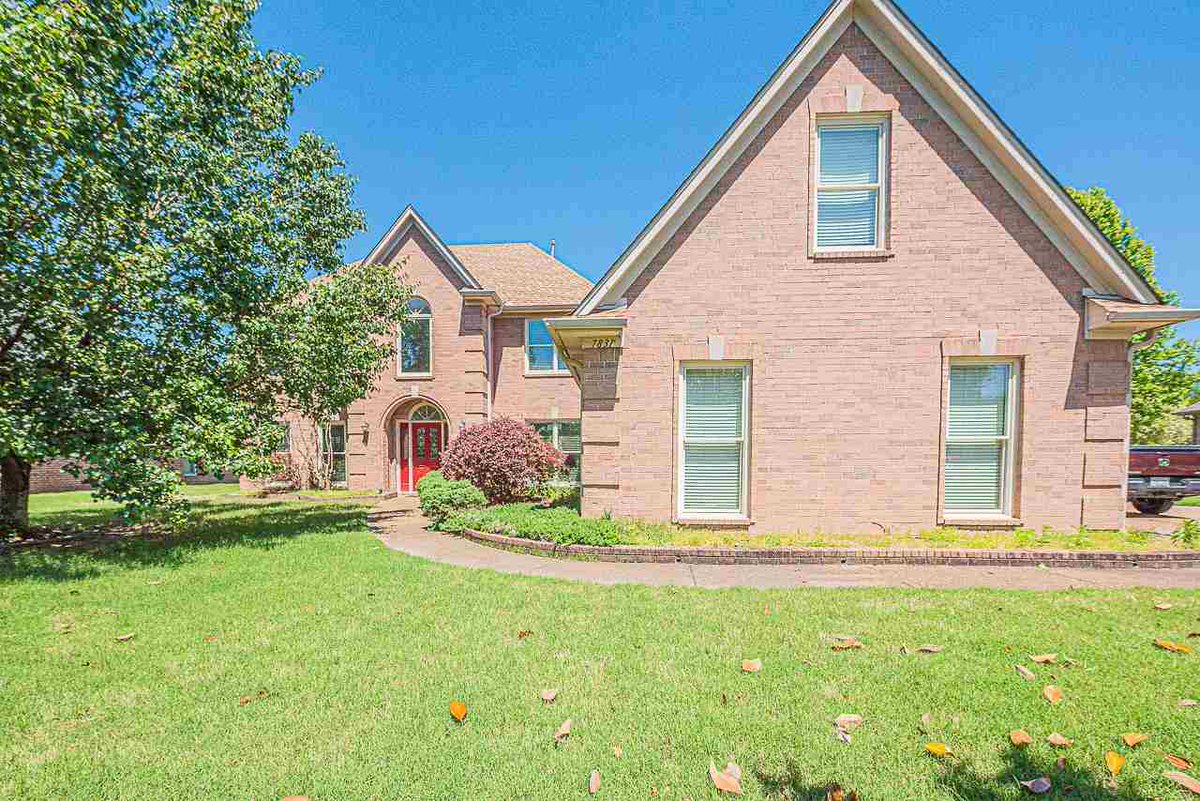 livelovememphis's tweet photo. See a virtual tour of my newest #listing 7831 SUNNY TRAIL DR #Bartlett #TN  https://t.co/Ib31EkieZZ https://t.co/UsOOH8uYxf