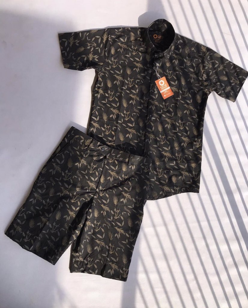 iam_teem's tweet photo. Hello good evening Twitter family. I’m a tailor and this is part of my work pls do well to help like and retweet my customer might be on your CL: to see more of my works you can check @fifthrougue on IG #uduak #laycon #MercyEke #SouthernGovernors #HellRufai #levy #kane #amenakhe https://t.co/axq68fy7T6