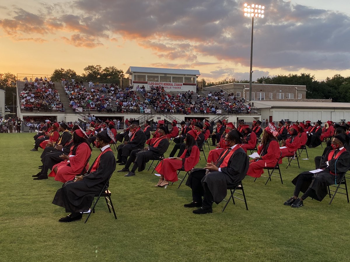 Congratulations to the Class of 2021: michaeltortorich.com/donaldsonville…