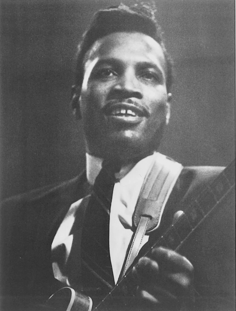 bluezharp's tweet image. Magic Sam (1937 – 1969) #blues legend

'Black Magic' by #MagicSam
youtu.be/7nzb9Z9kQR4

Photo by © Tom Copi, 1969