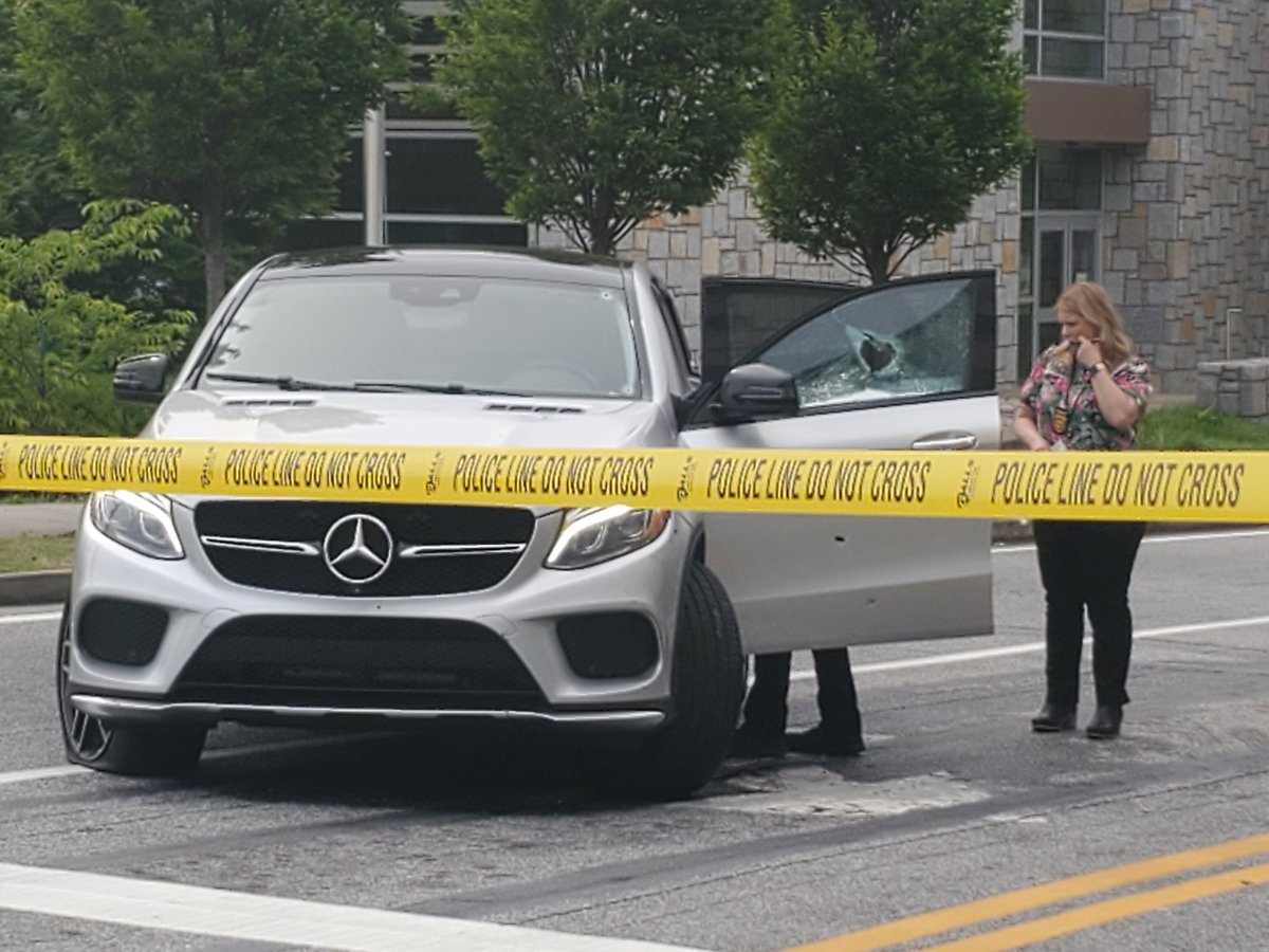 Zac Summers On Twitter Apd Investigating Shooting Near 17th Village Street Witness In Another Car Tells Me She Was At The Stoplight In Front Of This Mercedes When A Passenger In Zac Summers On Twitter Apd Investigating Shooting Near 17th Village Street Witness In Another Car Tells Me She Was At The Stoplight In Front Of This Mercedes When A Passenger In