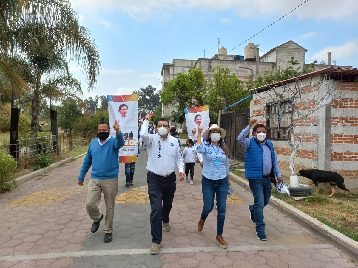 Jose_Cano_4's tweet photo. Caminando junto a la Candidata por el municipio de Xoxotla, Claudia Corona y el candidato a diputado plurinominal Lalo Alcántara. https://t.co/hbc2CCRcIN