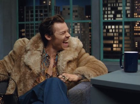 hrryvalid's tweet image. hi hi @yunaIoml hrry wants you to know how super valid and lived you are