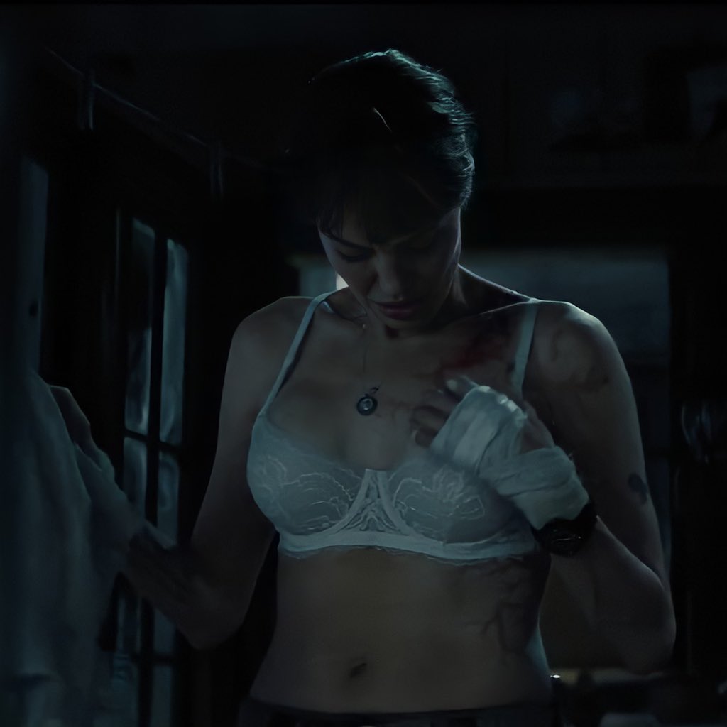 Joliethings's tweet photo. #ThoseWhoWishMeDead 
I watch it for the plot
The plot: https://t.co/VwA9XZtLw6