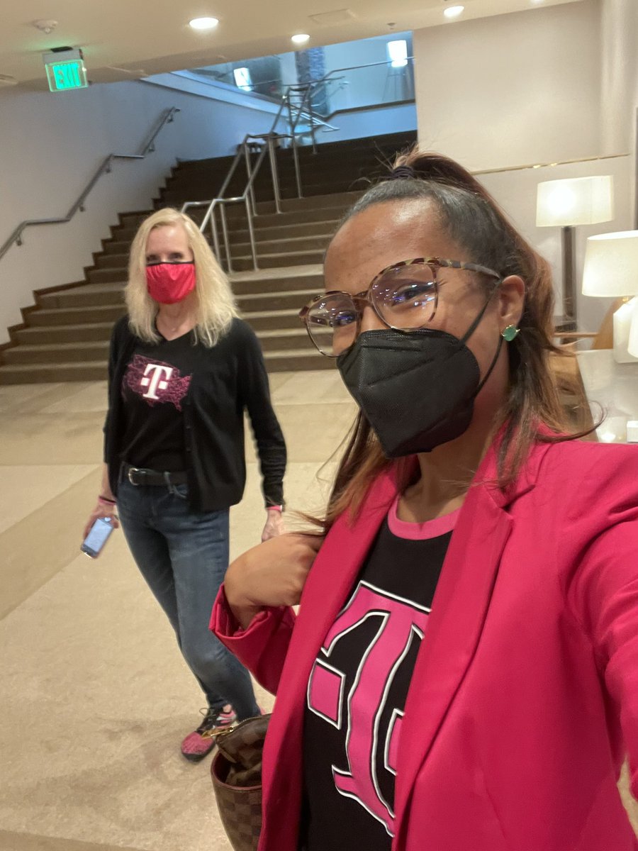 So happy to see work fam at our Town Hall in Phoenix 💓<a href="/JonFreier/">Jon Freier</a> @MagentaCoachEm