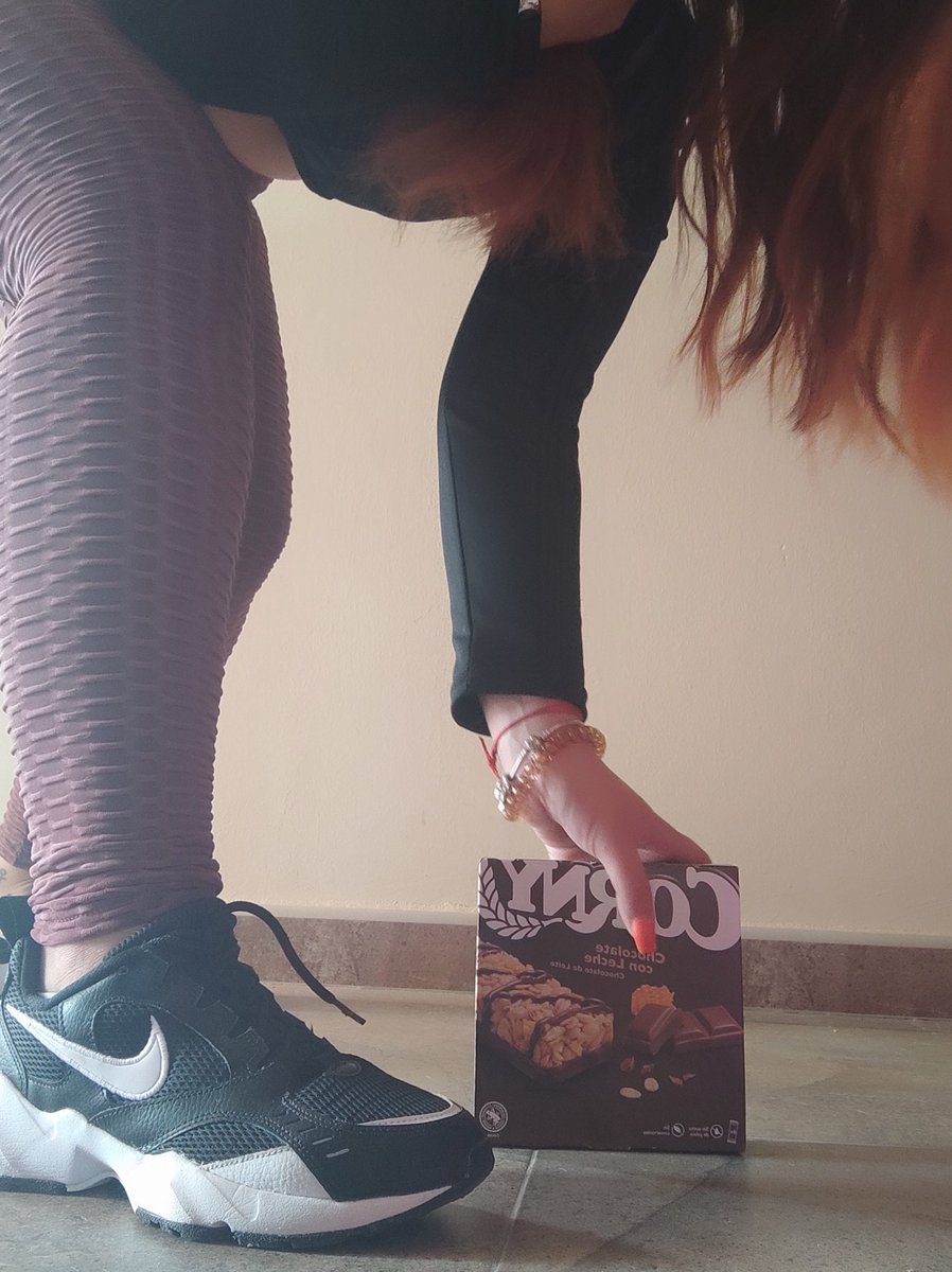 virginiapastor's tweet photo. Cogiendo lo imprescindible para una tarde descubriendo lugares mágicos #CornyMiSnackFavorito https://t.co/pVPX114X8I