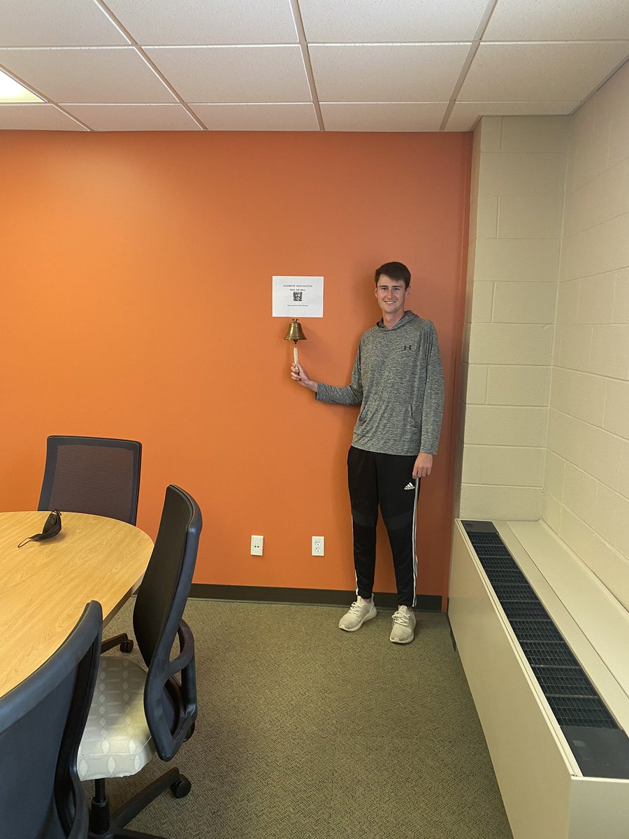StudentLifeBU's tweet image. May 2021 graduate and Accounting/Business and Economics major Mason Ahlberg was been accepted into the Baker University 4 + 1 MBA program. He has been accepted into an internship with Security Benefit in the Internal Audit Department in Topeka, KS!