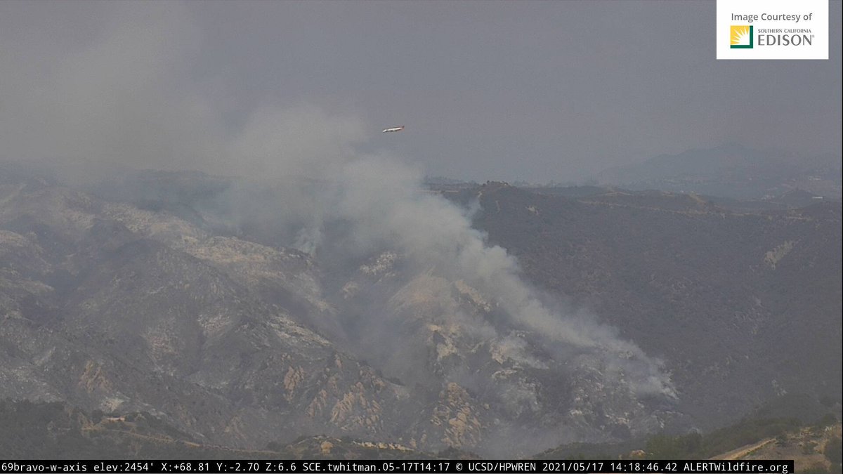 willbturner23's tweet photo. #PalisadesFire Tanker 105 going in for a drop https://t.co/E3giIzDXhv