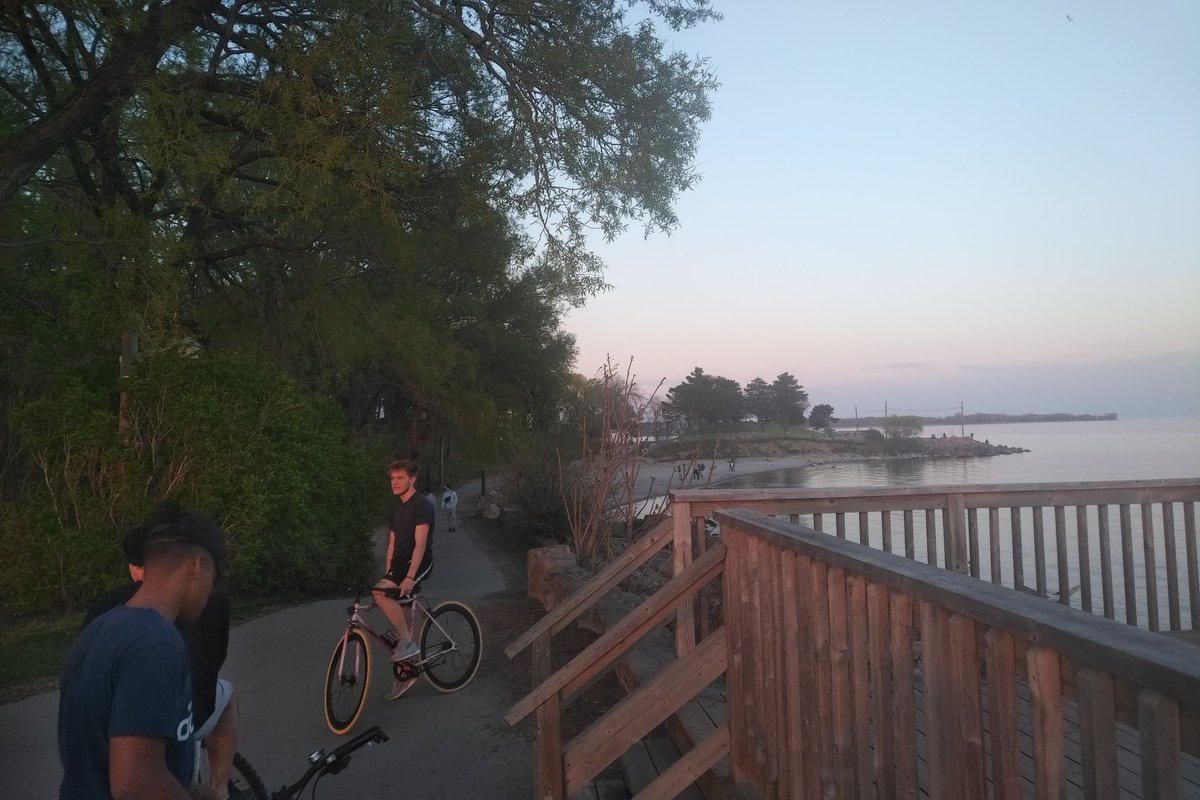 TOCorporateRun's tweet photo. #MotivationMonday if you need inspiration on your next run try this sunset @OntarioPlace @TOCorporateRun #goodtimesrunning #mynextraceisbymyself #isolationfatigue #isolationrun #SunsetSunday https://t.co/4gokZcd7wS