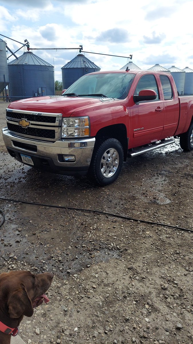 ScottAnderson41's tweet photo. Washed my pickup for the first time in two months.  Everyone can thank me later. https://t.co/CsqPhqpIt9