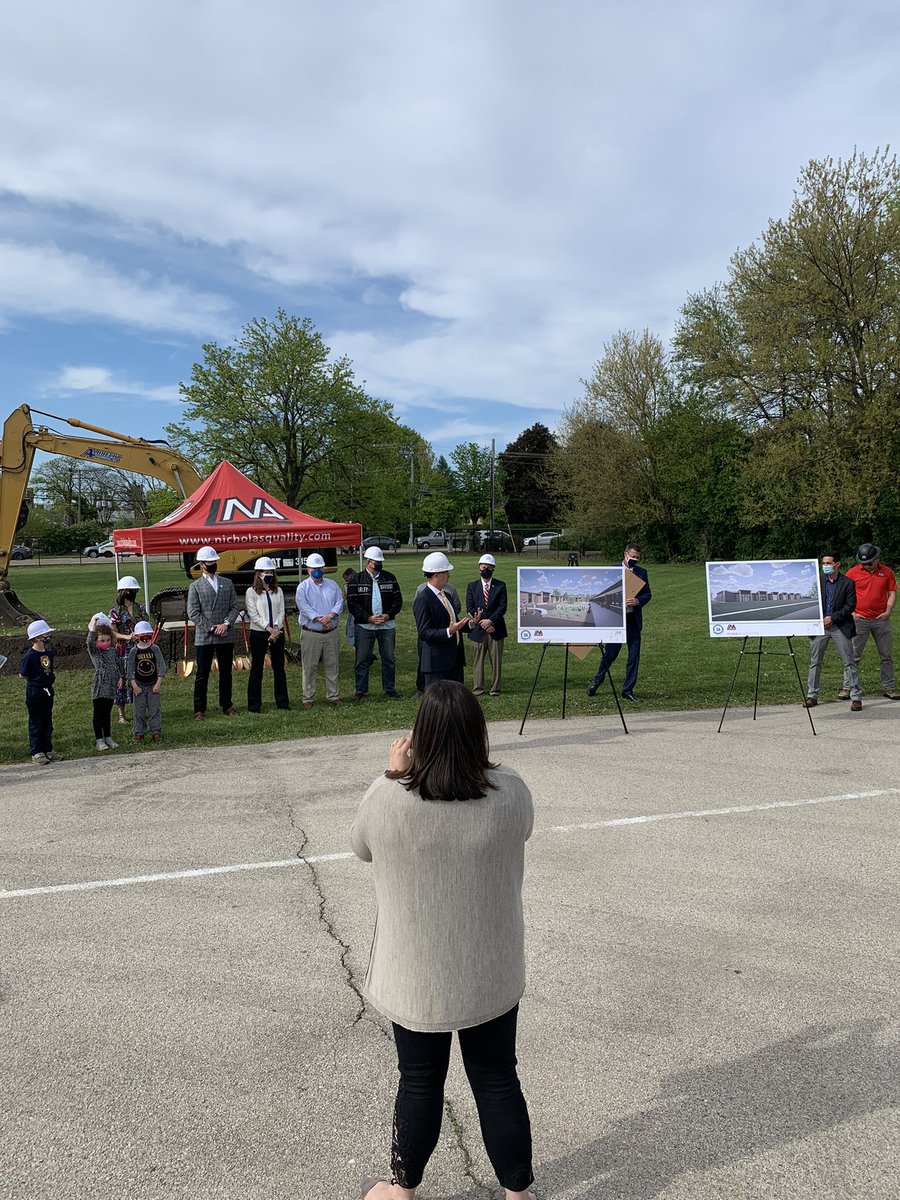 <a href="/LyonSchool/">Lyon School</a> ground breaking event! <a href="/glenview34/">Glenview District 34</a> <a href="/StefShef/">Stefanie Shefler</a> <a href="/Kdorken/">Kevin Dorken</a> #weared34 <a href="/DaneDelli/">Dane Delli</a>