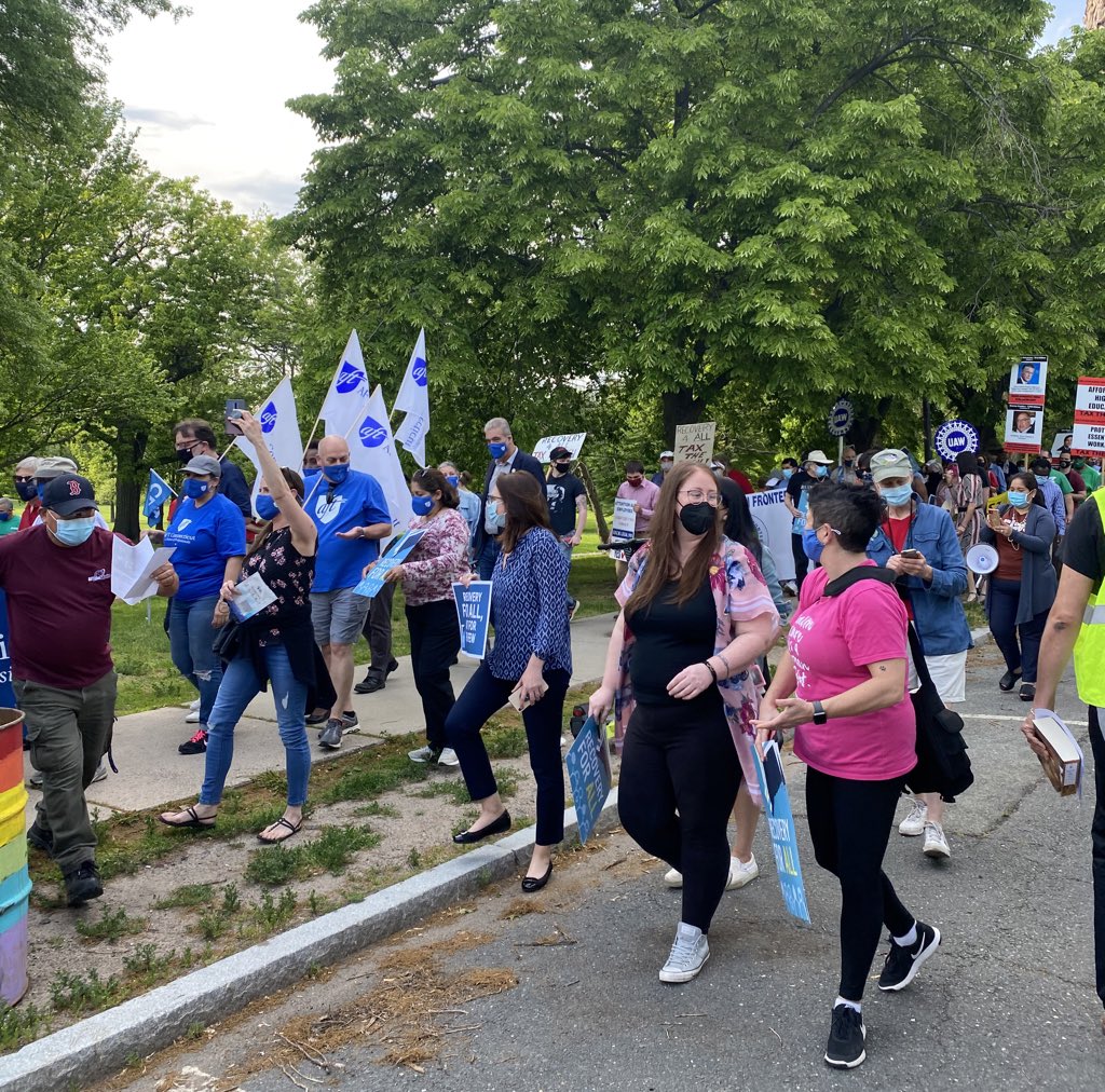 CTForAll's tweet photo. We are marching to the state capitol demanding @GovNedLamont does his job and funds a #Recovery4AllCT #RecoveryforAllCT https://t.co/QHMBTEwoiL