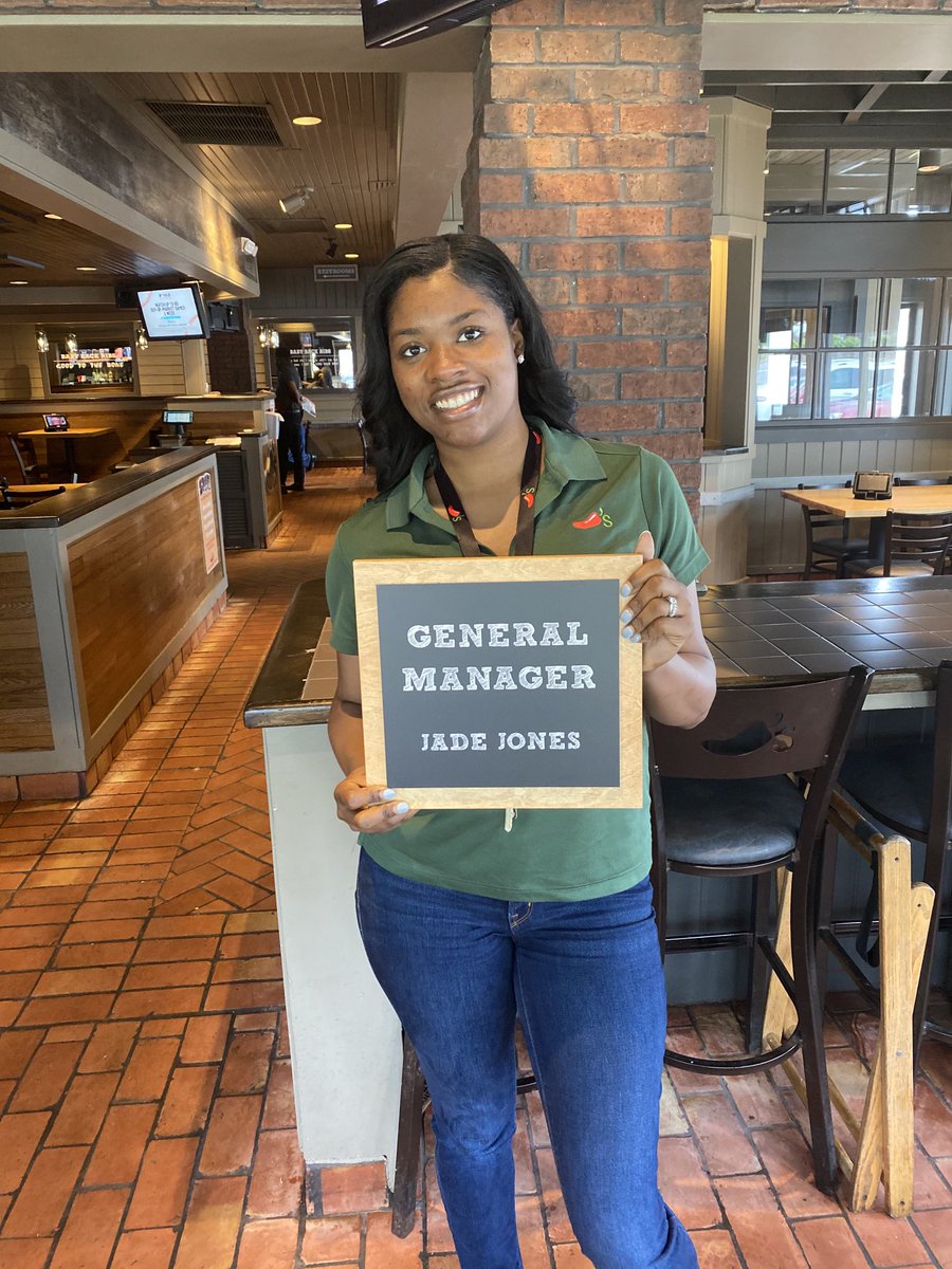 ARoberts0525's tweet photo. It’s officially official!   Watch out for Jade and team Germantown!   #CSL2GM #chilisgrow ⁦@ChilisJobs⁩ ⁦@dramp220⁩ ⁦@DingmanAdam⁩ https://t.co/U149CTq3kf