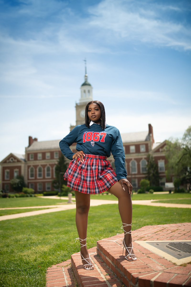 I am the stand out, you just my stand in.
.
.
.
📸: @Mesusstudios 
#HowardGrad #HBCUGrad
