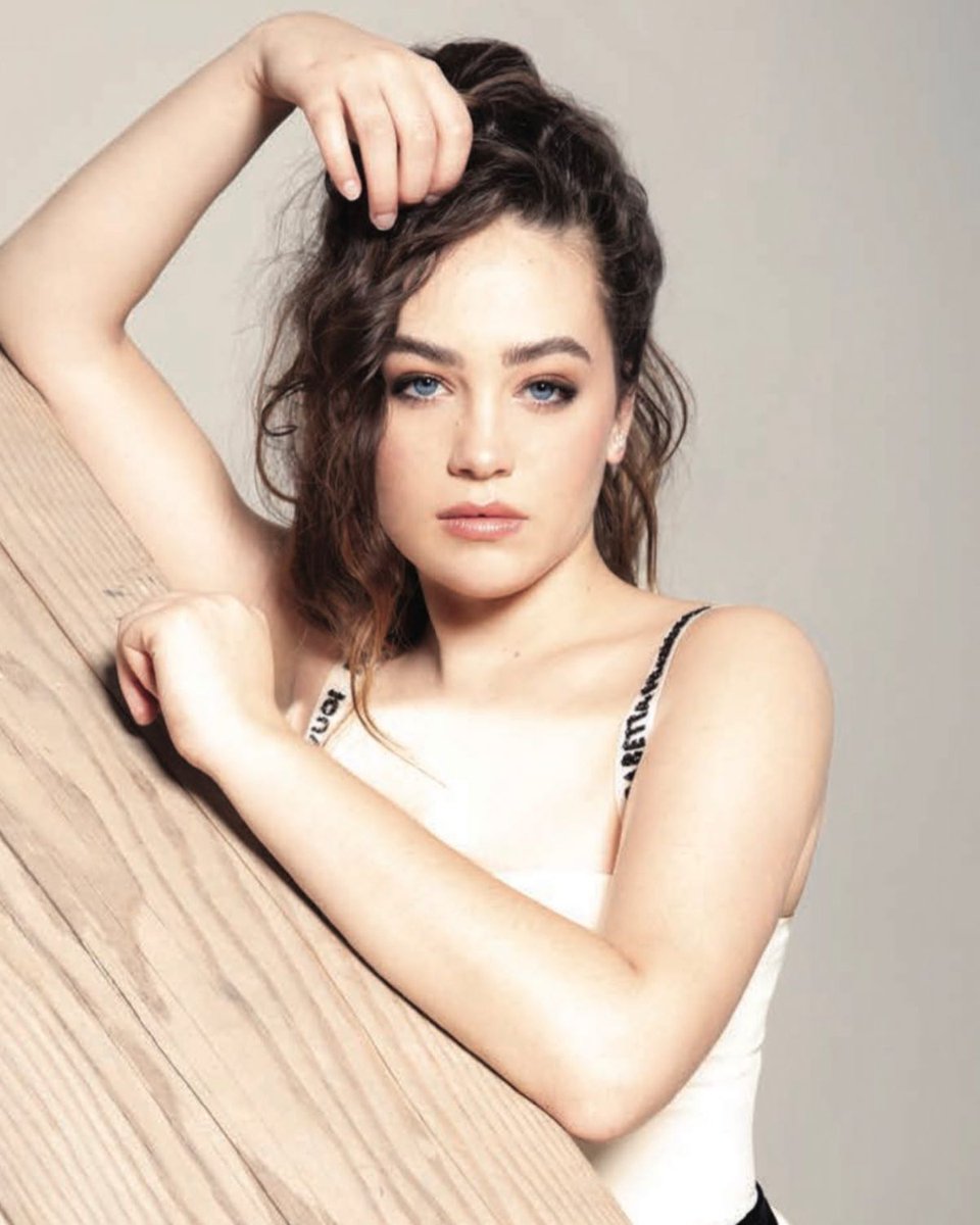 Mary Mouser x Bella Magazine (Janeiro, 2021) .