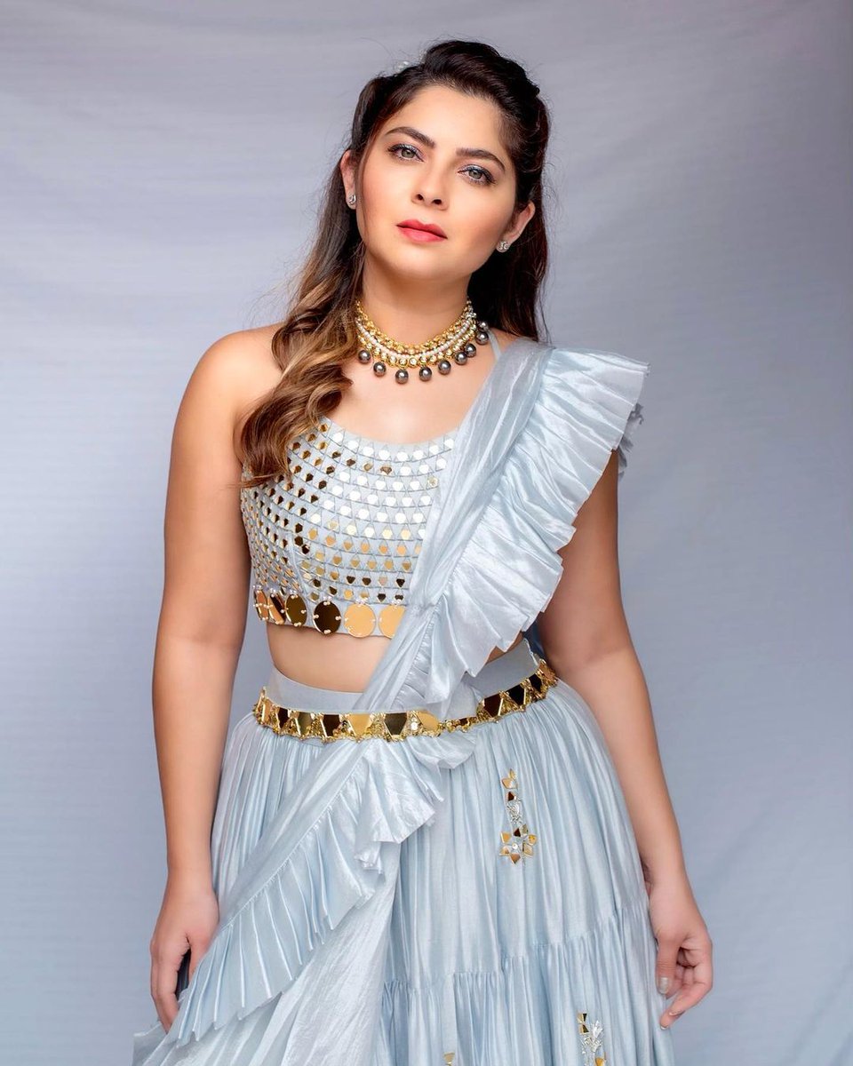 Updates_serials's tweet photo. #Birthday #CelebrityBirthday
Happy Birthday 🎂 to the Most beautiful & Graceful Actress & Dancer of Maharashtra who won the hearts of lots of people..."#SonaliKulkarni "❤️
From #MarathiSerialUpdates
#Firstonmarathiserialupdates
#Maharashtra
#HappyBirthdaySonaliKulkarni #MSU https://t.co/5AvkZFHpK3