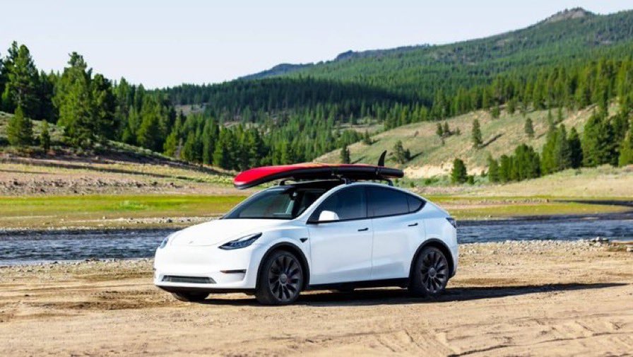 teslaownersSV's tweet photo. The First Megacast for the #ModelY has been built at #GigaTexas. This is the new cast that will be built around Tesla’s new 4680 battery cell. (Please follow @torquenewsauto &amp; @DanielCappo3 for more Tesla news).
-
https://t.co/7GVRePj0gY https://t.co/xaFloQQsMA