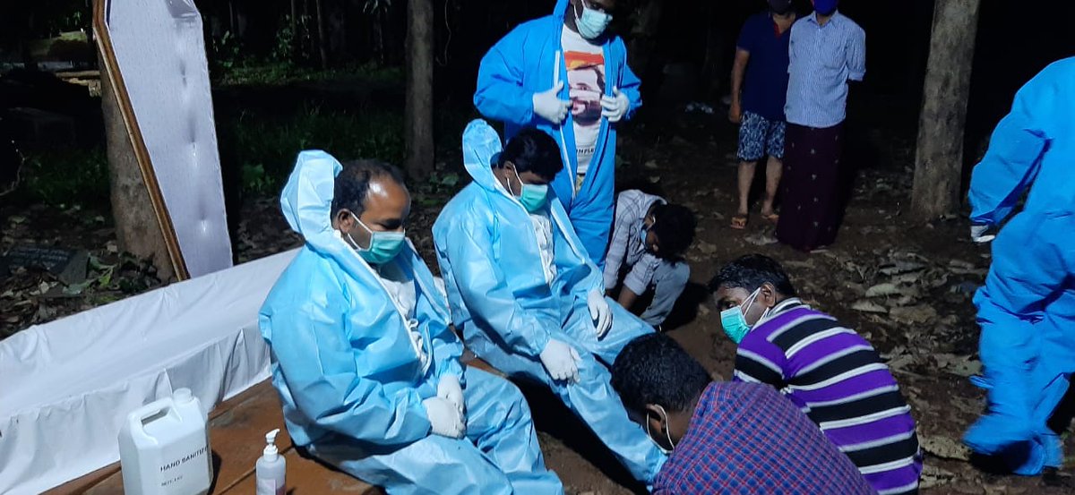 srinivasiyc's tweet photo. Midnight funeral by #SOSIYC Kanyakumari team in Tamil Nadu.

The saddest part of this crisis is that Covid infected families are not able to say a final goodbye to their loved ones.

#CovidDeaths https://t.co/z8PcdZPdVj