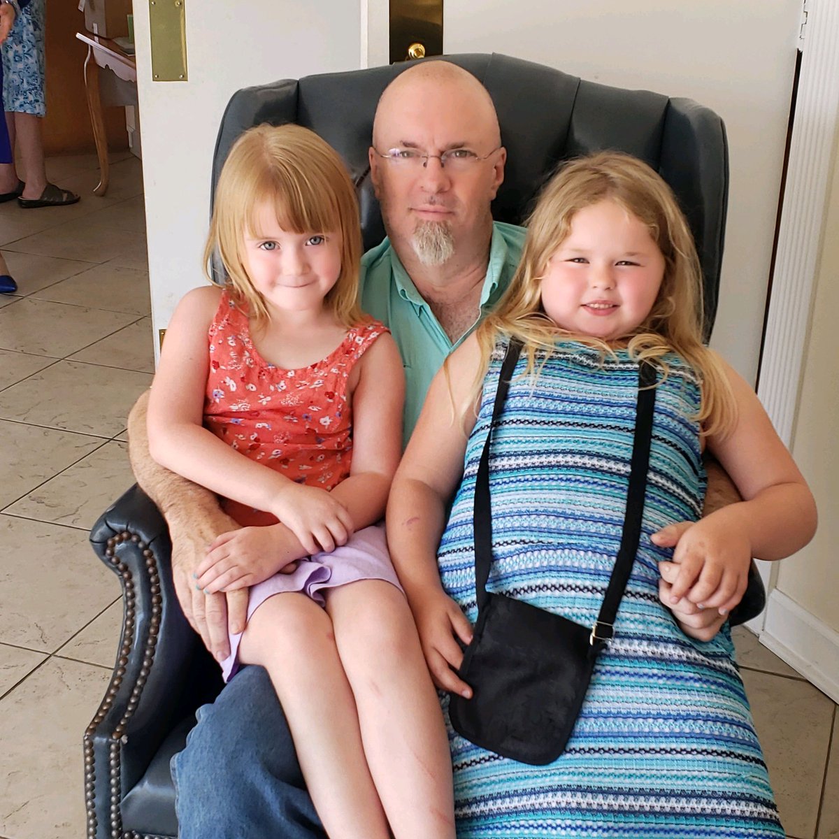mcsqrd143's tweet photo. @pulte I have these two Loves and their mother that make me feel rich but right now I can't keep up with the rent. We could definitely use a little help. Thank you for what you do. https://t.co/tUmFoVMECR