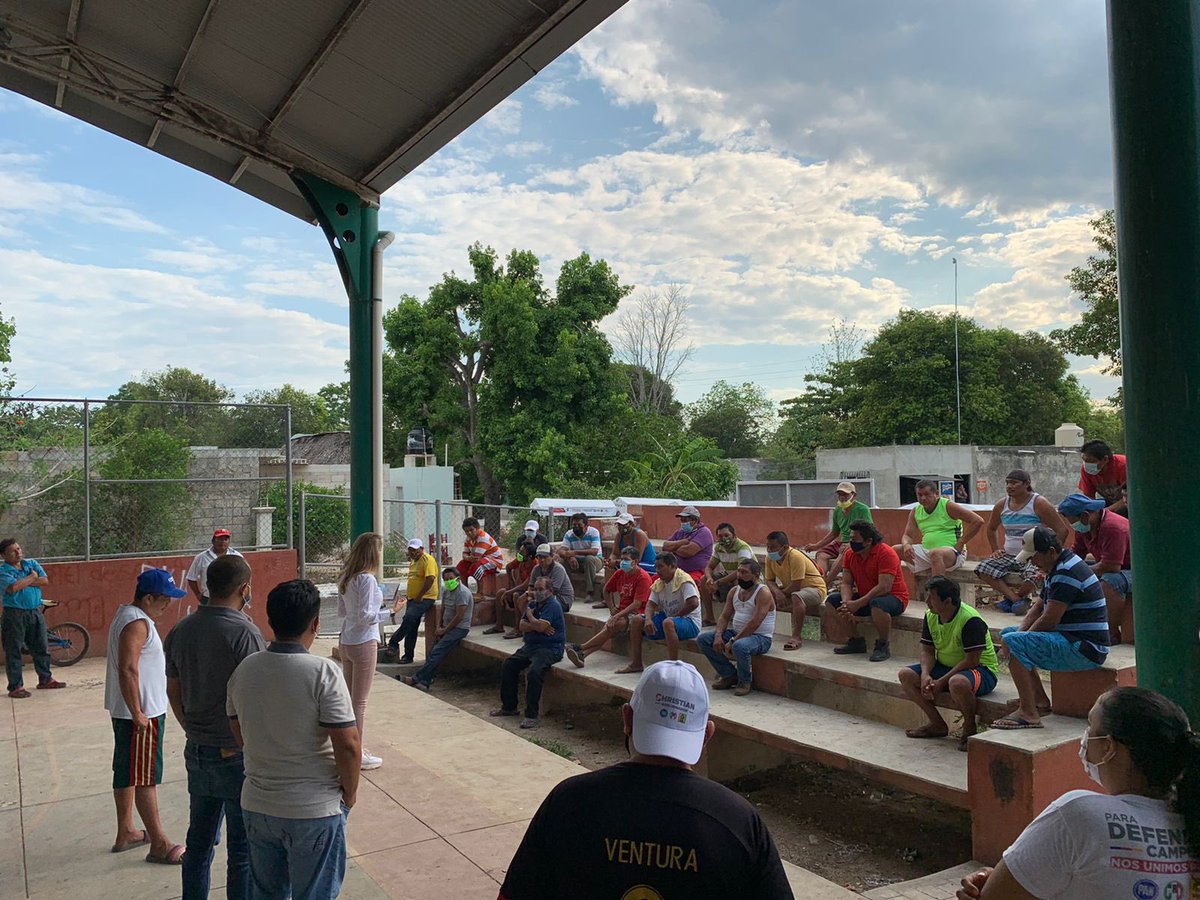 LauHaro's tweet photo. Cada día es mayor el compromiso de las familias campechanas para defender su hogar; el hogar común: 𝗖𝗔𝗠𝗣𝗘𝗖𝗛𝗘.
¡Gracias por su apoyo a @ChrisCastroB! Christian será el Gobernador que este bellísimo Estado merece.
#DefenderCampeche https://t.co/eD6G8IGnGd