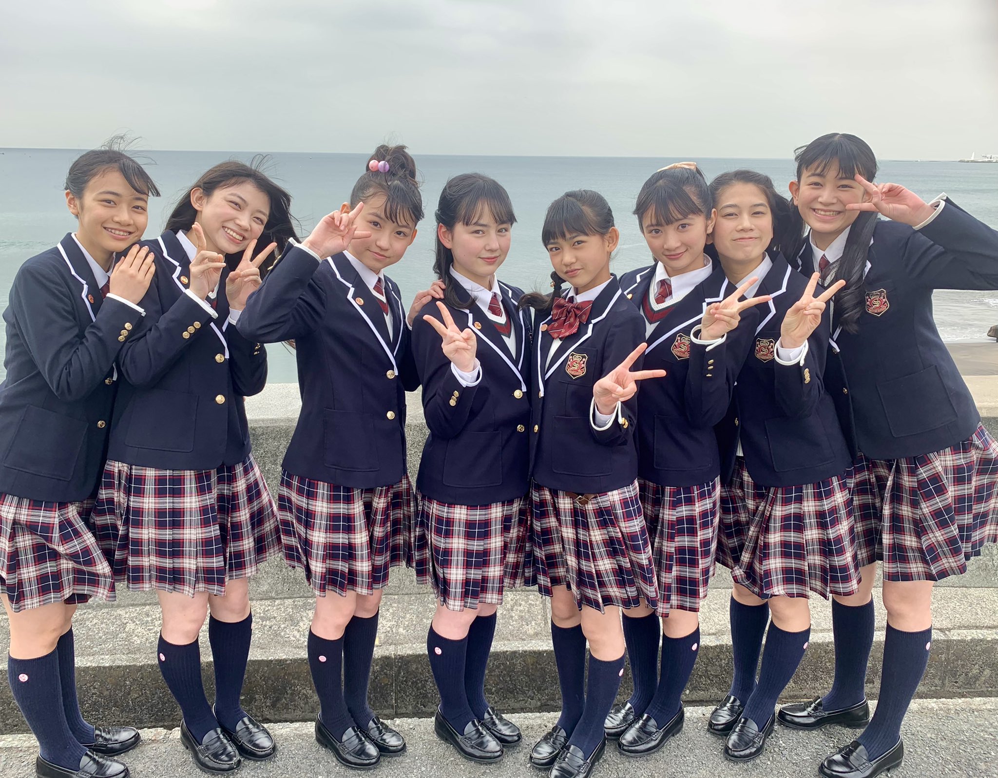 さくら学院 職員室 さくら学院公式ホームページのトップ画像 アーティスト写真も更新しました 少しずつ オフショットも載せていきますのでお楽しみに 全員での撮影もロケもかなり久しぶりで テンションが上がるみんな