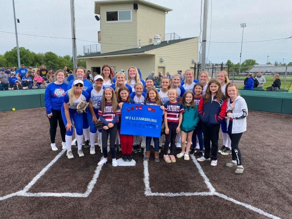 WildcatFp's tweet photo. Always be aware of who’s watching. The future Wildcats cheering the current Wildcats onto victory today. https://t.co/VsYS2wXOf5