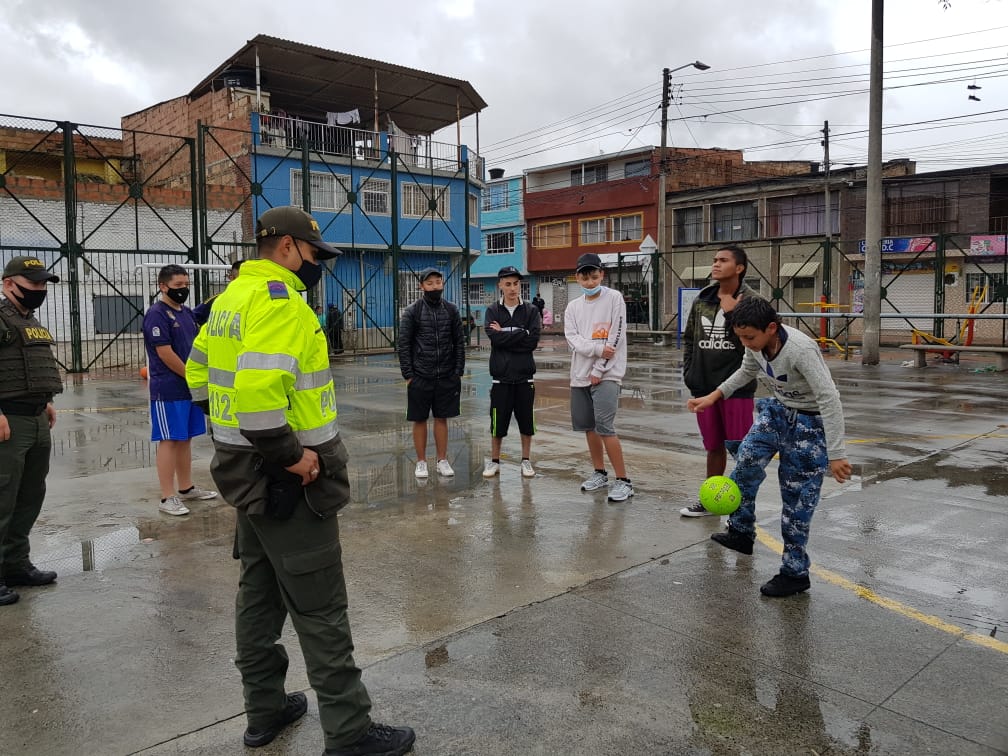 Policía Metropolitana de Bogotá tweet media