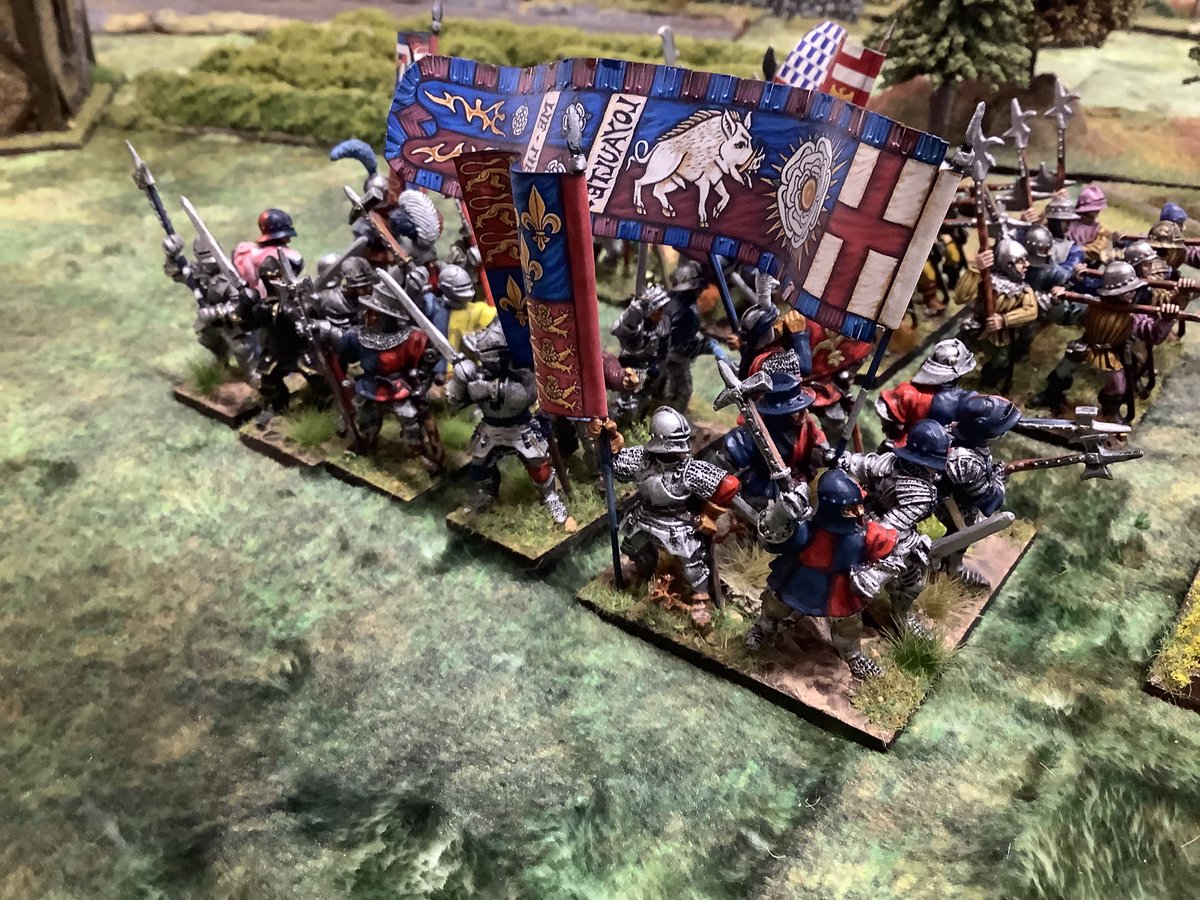 Oldwargamer's tweet photo. #Yorkist right #battle or division for the game. 2 longbow, 1 men at arms and 1 Billmen. Also commander and Cannon. All units are 6 stands.
#worldWarRoses #WOTR #waroftheroses #medieval #medievalminiatures #wargaming #wargames #wargamer https://t.co/DDq2O77nnY