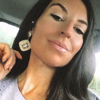 josephlyle1968's tweet photo. @jerringtonlaw is so god damn pretty I can’t anymore I would literally buy her all the coffee shop in the world if I had enough money😩😩💕💕 https://t.co/XfdSAVNGIK