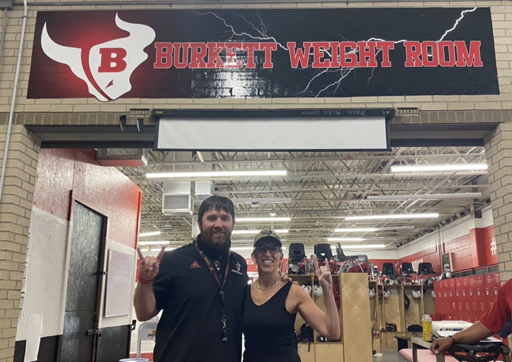Bdale_Football's tweet image. Today we were able to put a sign in our Weight Room dedicating it to Mrs  Burkett. She had a vision and she made it happen!! Thank you for all you do!! @Sue_Burkett #TPW