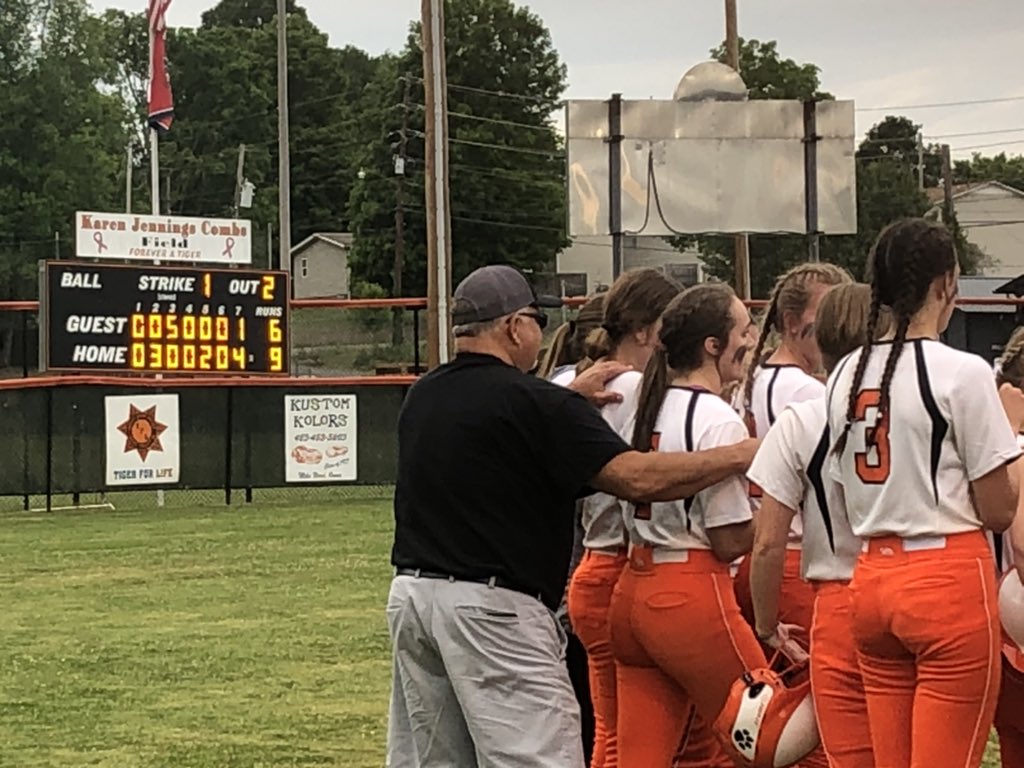 Bases loaded, 2 outs in the 7th inning. Freshman Sierra Howard knocks out a grand slam to win the game. Lady Tigers going to the Region championship game &amp; qualify for the Substate.@DPAScottPower
