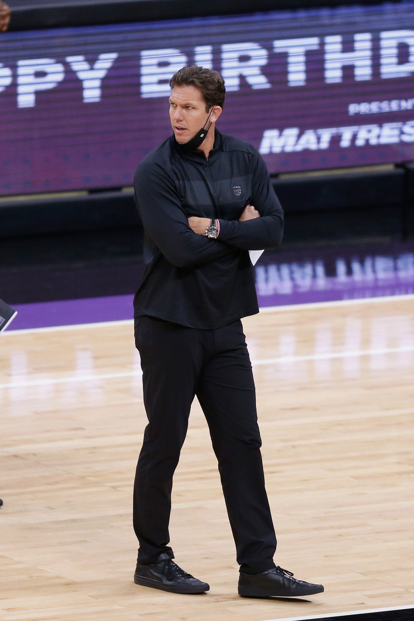 [情報] Luke Walton將留任國王教頭