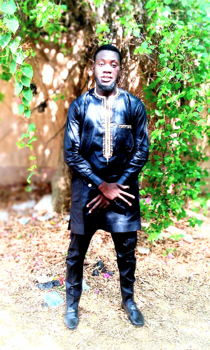 AnkaSarki's tweet photo. Ya Allah Idan kabamu Arziki kahana muna Ramuwar Gayya Ka bamu Ikon Yin Halacci ga Wadanda Sukayi Muna Halacci 🙏 https://t.co/lXb431K4cp