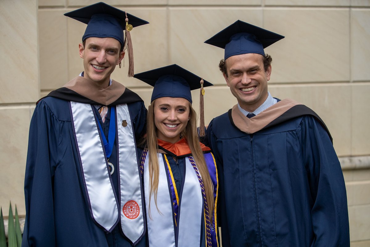 UTSABusiness's tweet photo. Scenes from Carlos Alvarez Commencement 2021--congrats grads! https://t.co/RJbu4sRjn4