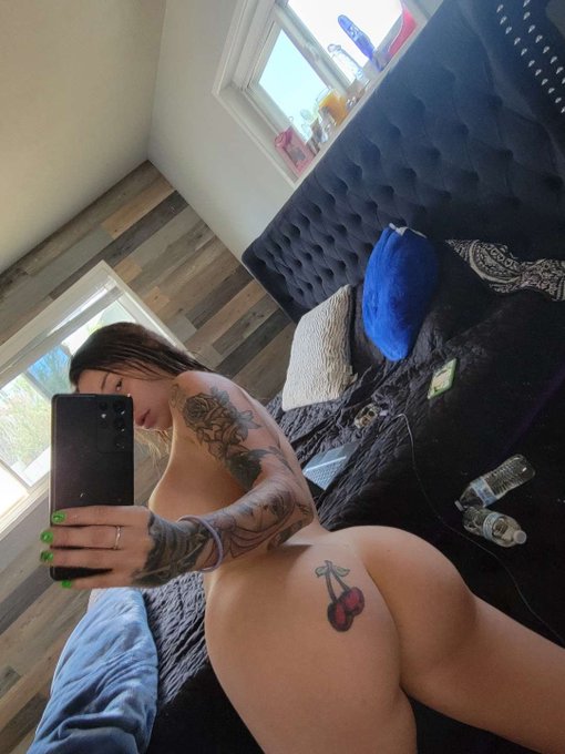Tell me naughty things ? https://t.co/VMmDxbOvV2