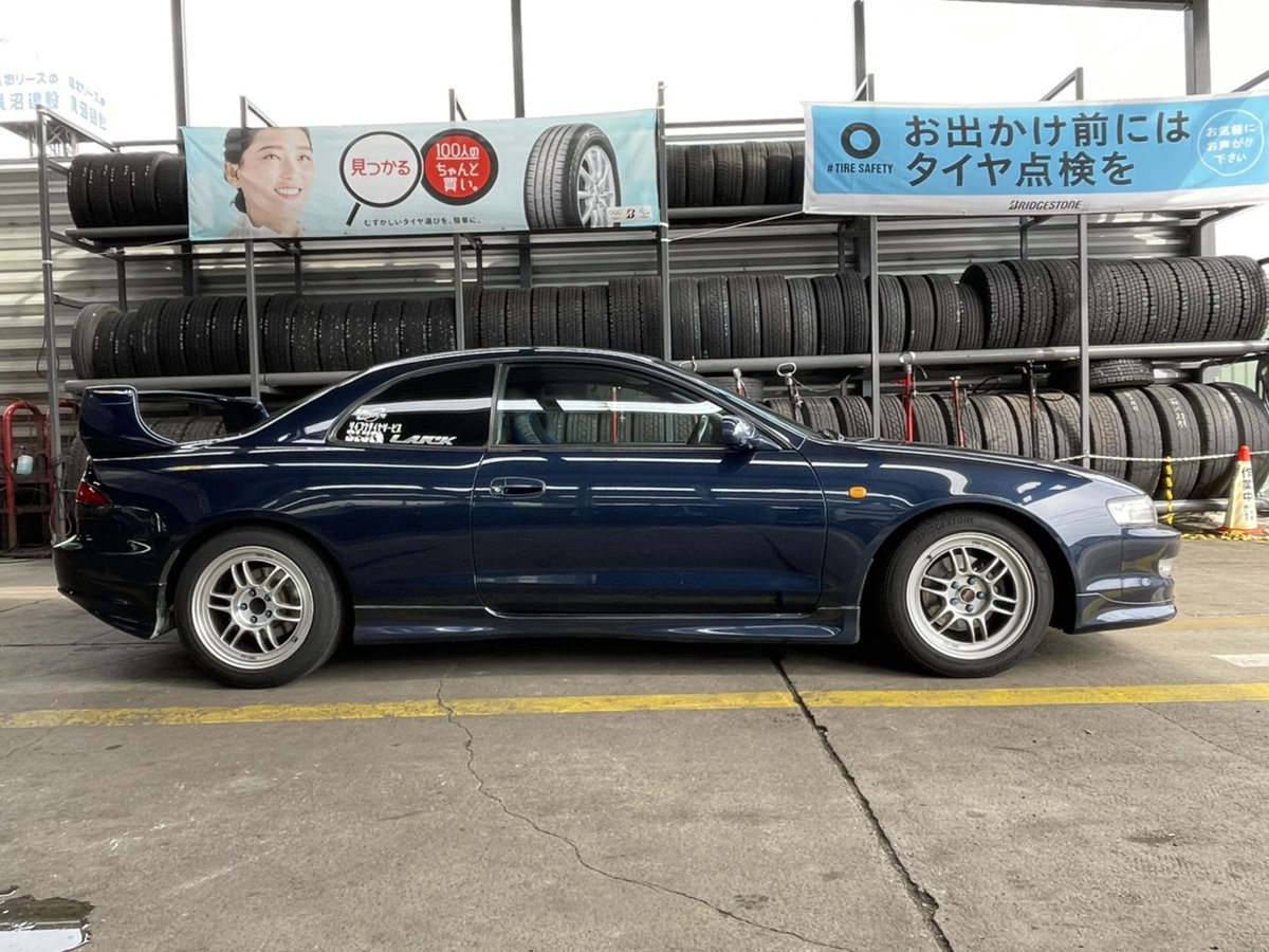 西港タイヤ創業５０年 公式 店長より 車は前や後ろだけじゃないぞ 真横もかっこいい のだ と教えてもらいました 確かにヵｺ ﾟ ﾟ Bｨ ｨ車は静止していても光の陰影で流れるような動きが感じられるから見てて飽きない サイコウタイヤ 名古屋市港区