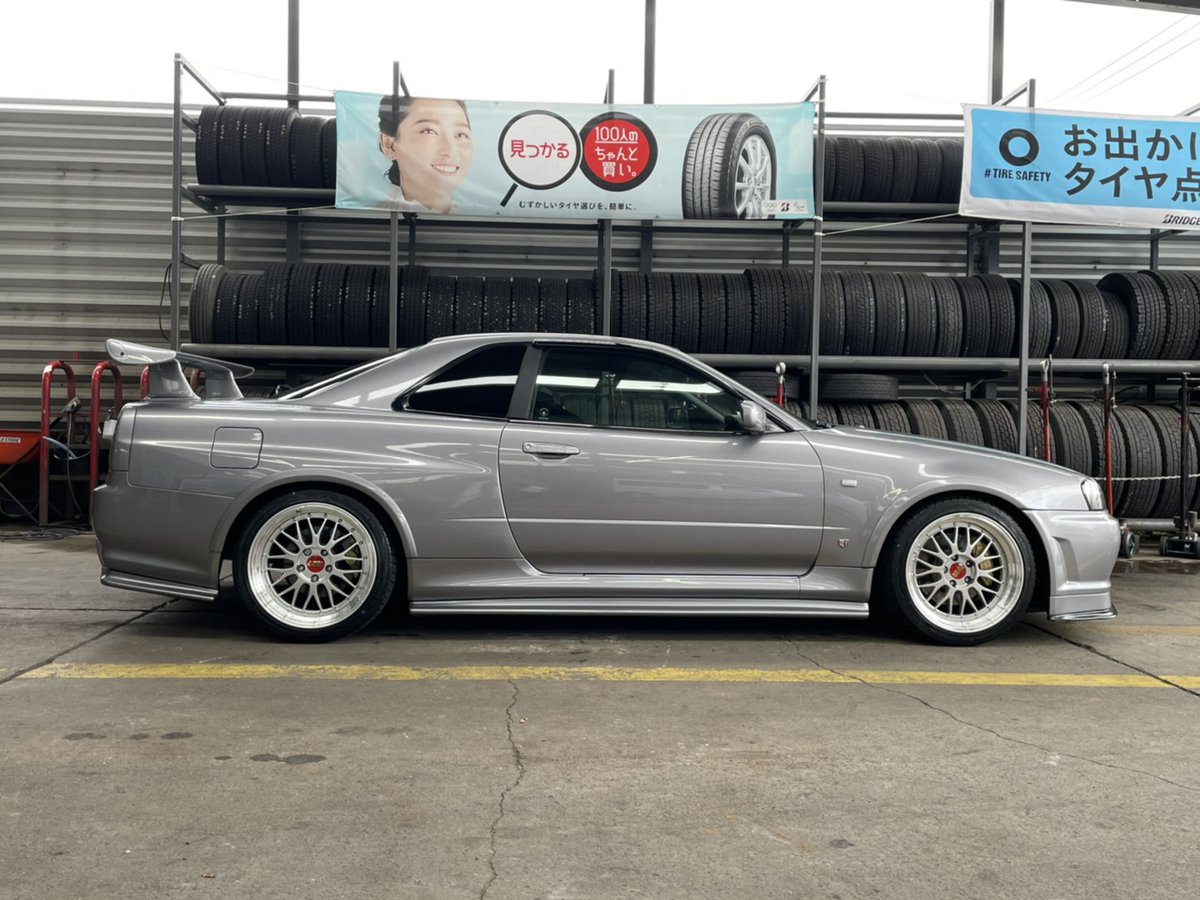 西港タイヤ創業５０年 公式 店長より 車は前や後ろだけじゃないぞ 真横もかっこいい のだ と教えてもらいました 確かにヵｺ ﾟ ﾟ Bｨ ｨ車は静止していても光の陰影で流れるような動きが感じられるから見てて飽きない サイコウタイヤ 名古屋市港区