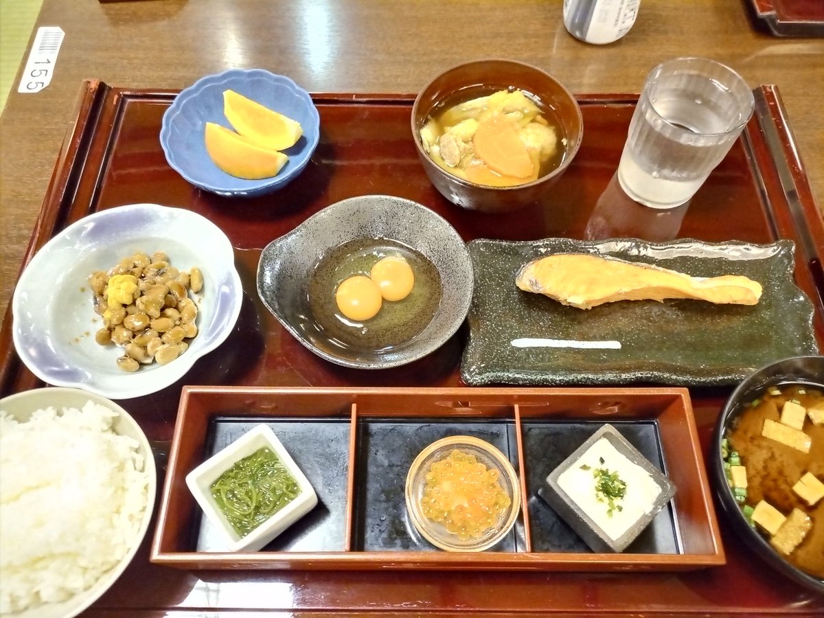 MasanaoTara0214's tweet photo. 万葉倶楽部の朝食御膳🍚
めっちゃボリューム満点🤩
しかも、卵が双子ちゃん✌
もしかしたら、今日はイイコトあるかも🥰
#横浜みなとみらい万葉倶楽部 #朝ごはん #朝食御膳 #双子の卵 #yokohama #minatomirai #manyoclub #breakfast #breakfastset #twinsegg https://t.co/a0HrX8kOQA