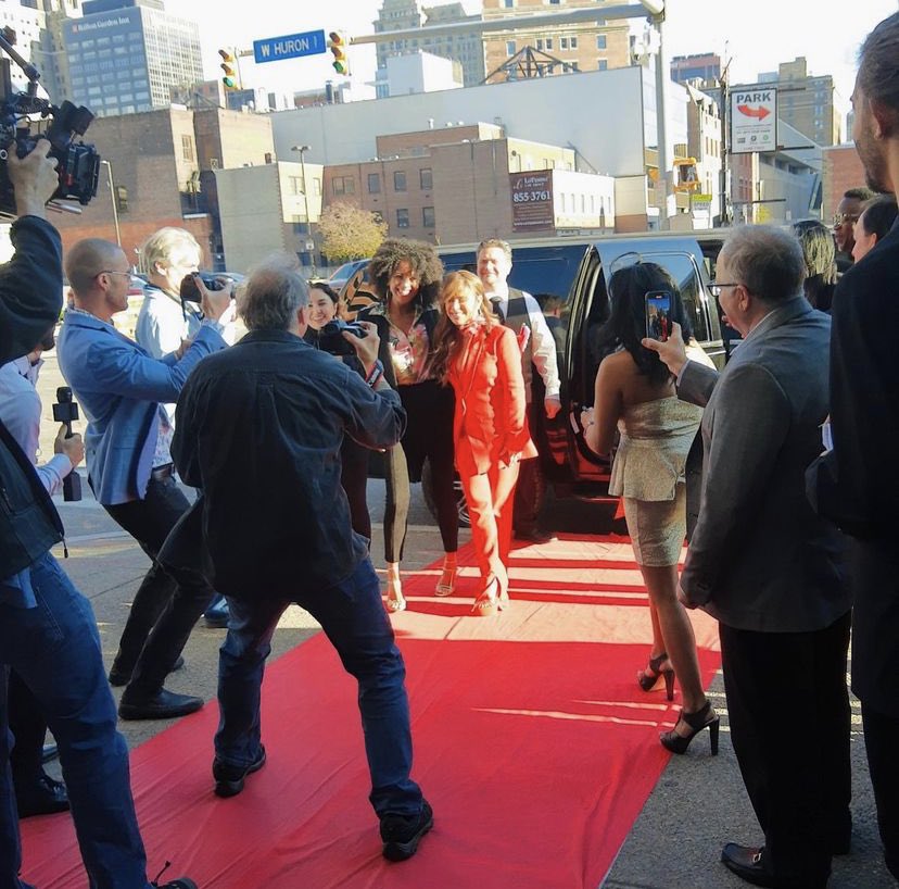 PF_Net's tweet image. • @PaulaAbdul shooting promos &amp;amp; infomercials w/ friend Martino Cartier for HSN over the weekend 📺